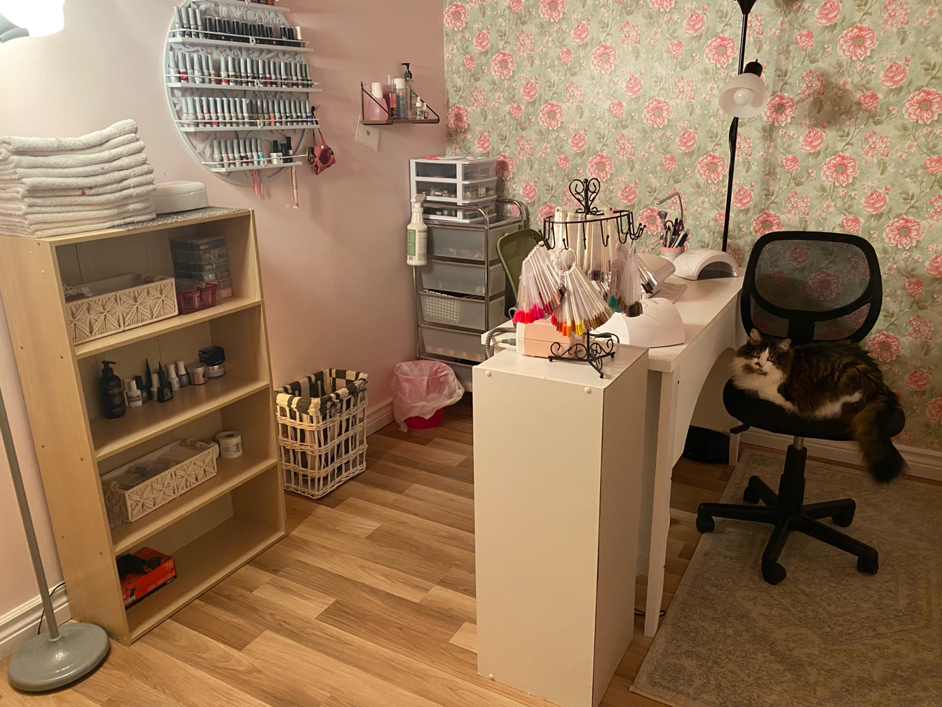 1,487 Beauty Nails Salon Interior Design Royalty-Free Images, Stock Photos  & Pictures | Shutterstock